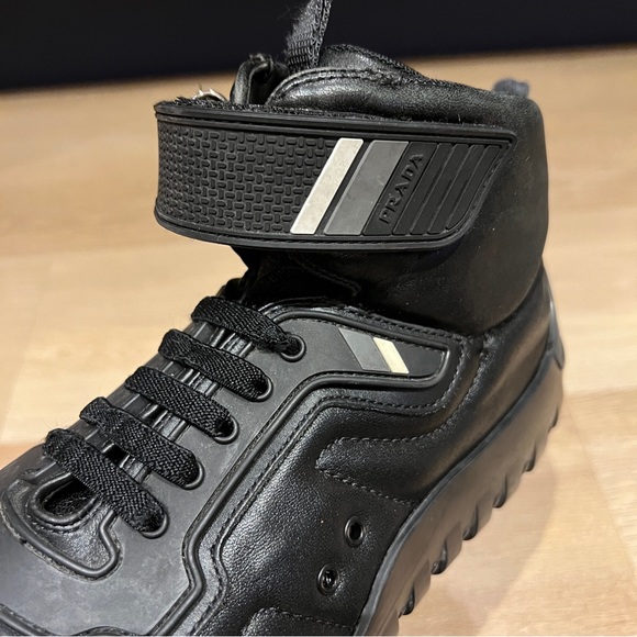 Auth PRADA Leather high top sneakers. Black. Men's size 8. Velcro strap. - Picture 5 of 14